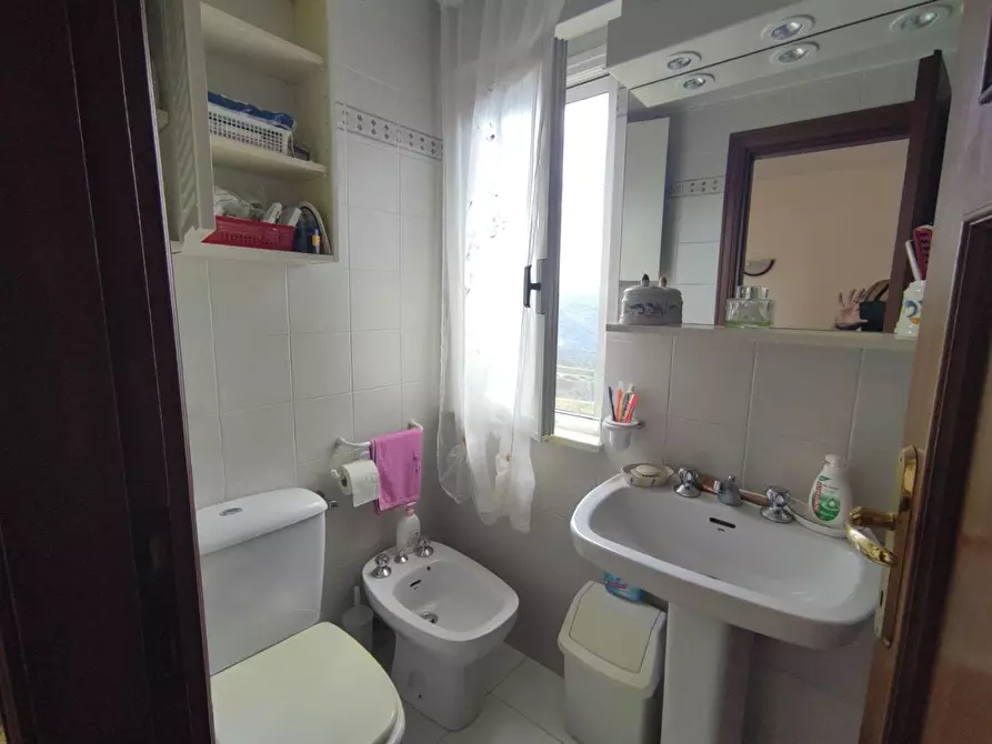 Immagine 19 di Appartamento in vendita  a Follo