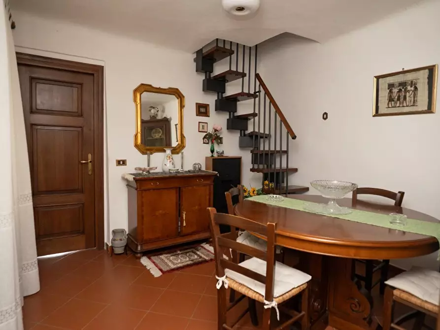 Immagine 12 di Appartamento in vendita  a Follo