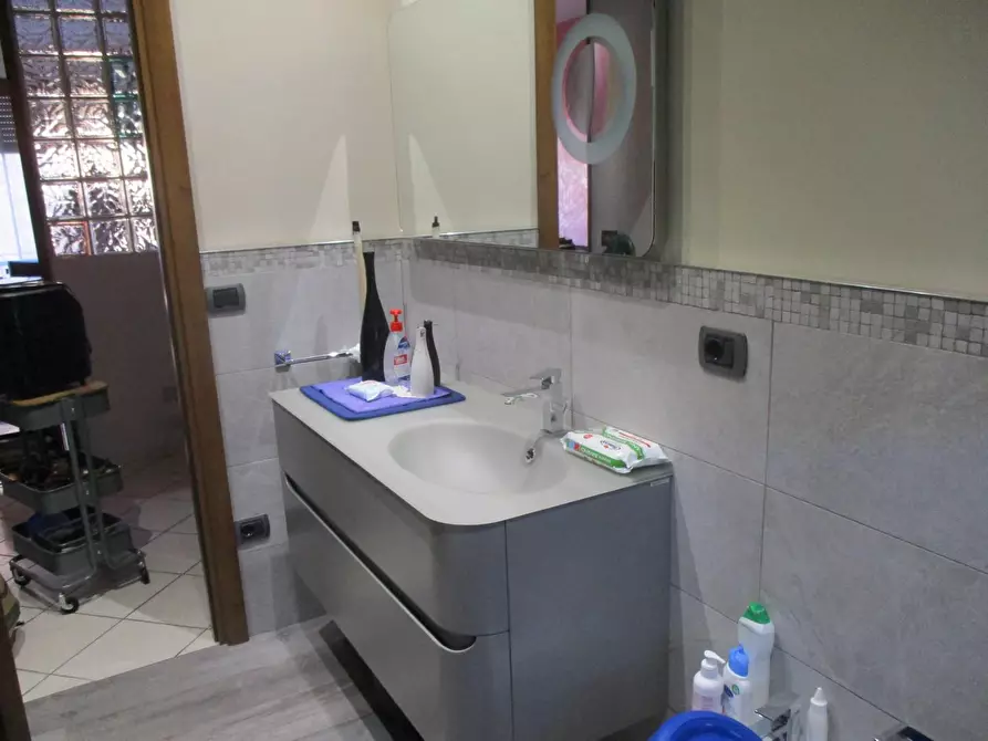 Immagine 22 di Appartamento in vendita  a Pontedera