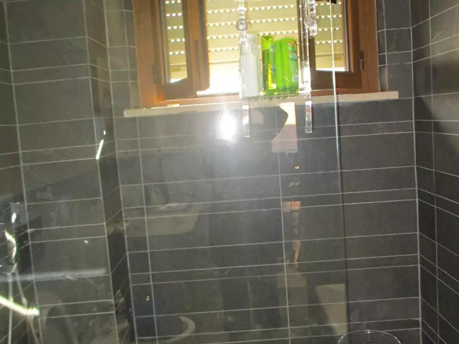 Immagine 23 di Appartamento in vendita  a Pontedera