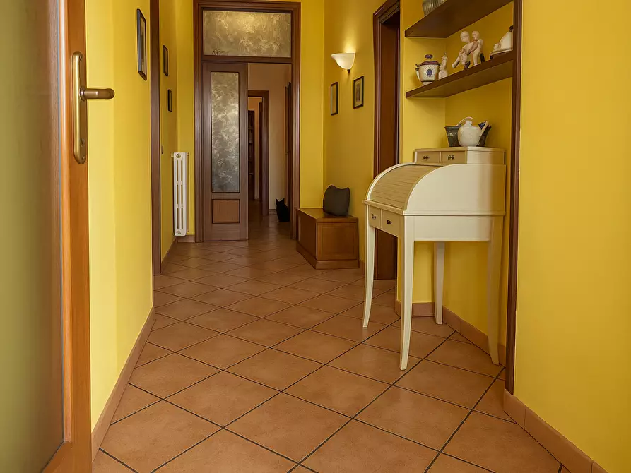 Immagine 2 di Appartamento in vendita  a Cascina