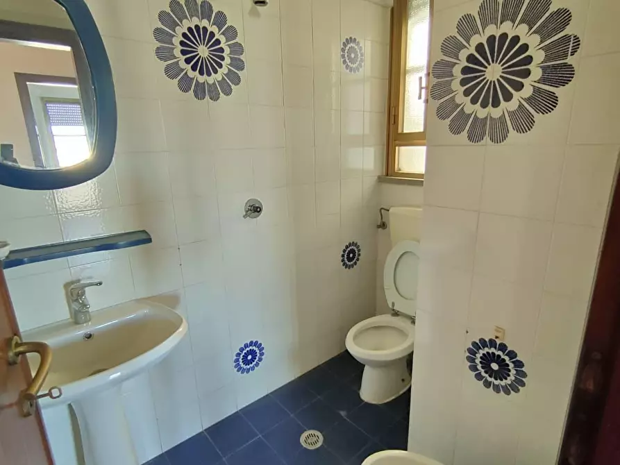 Immagine 13 di Appartamento in vendita  a Viareggio