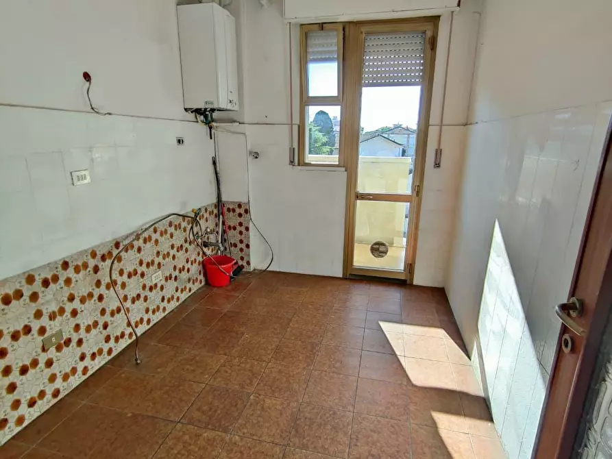 Immagine 4 di Appartamento in vendita  a Viareggio