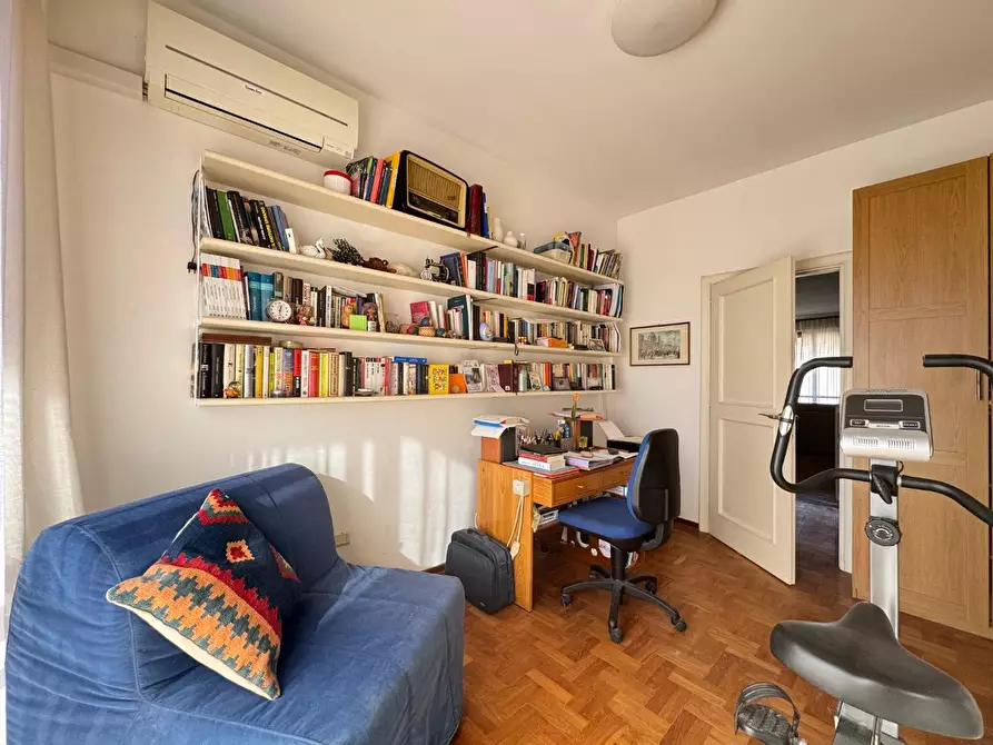 Immagine 12 di Appartamento in vendita  a Pisa