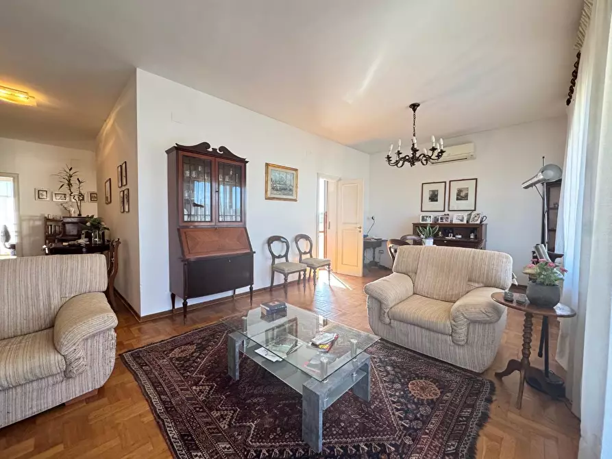 Immagine 2 di Appartamento in vendita  a Pisa