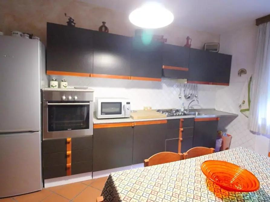 Immagine 10 di Casa semindipendente in vendita  a Lucca