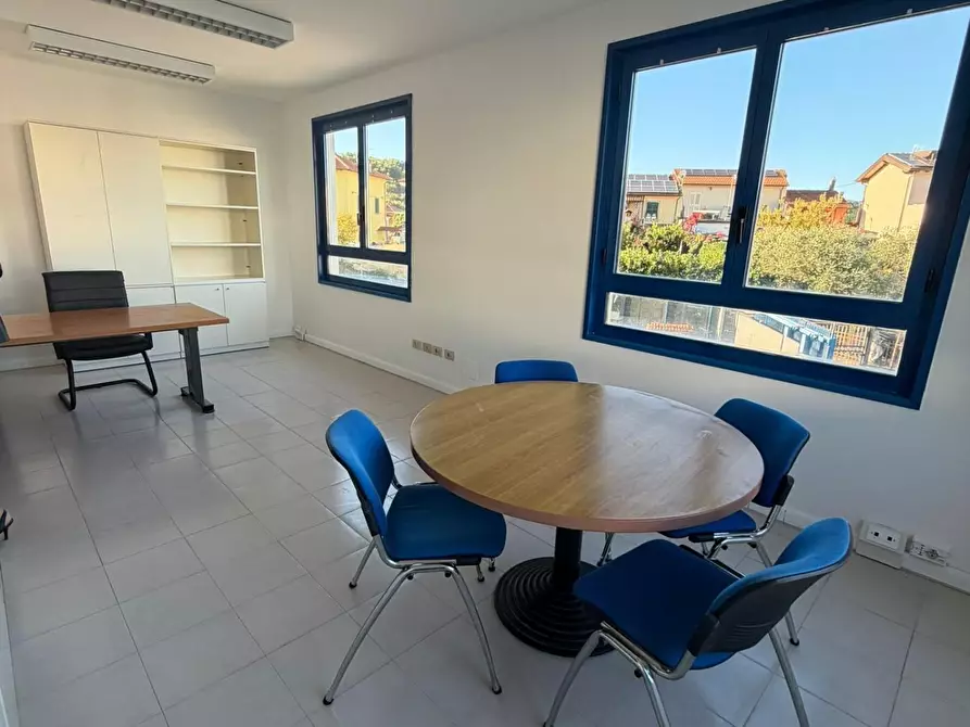 Immagine 4 di Ufficio in affitto  a La Spezia