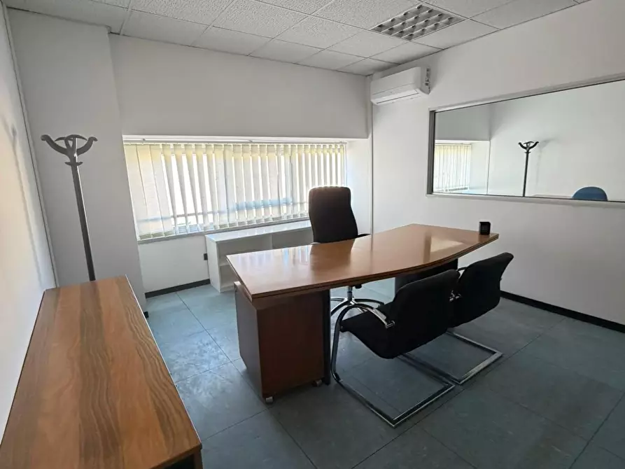 Immagine 3 di Ufficio in affitto  a La Spezia