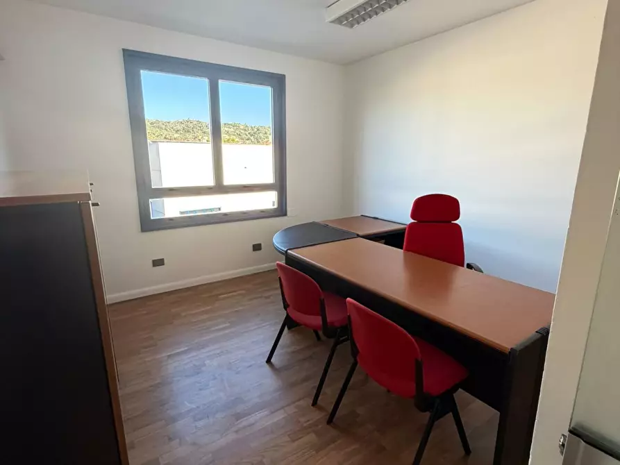 Immagine 2 di Ufficio in affitto  a La Spezia