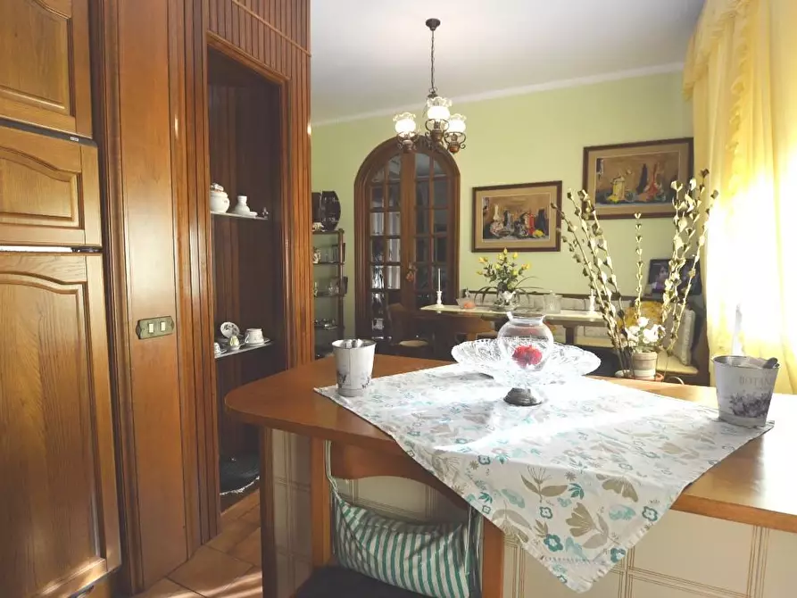 Immagine 17 di Villa in vendita  a Lucca