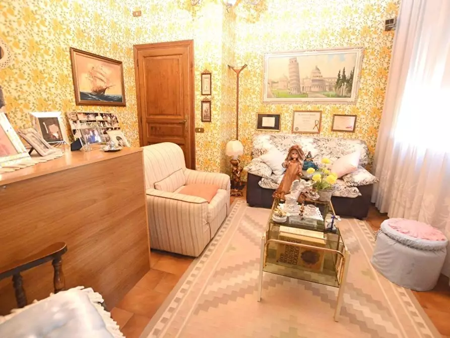 Immagine 23 di Villa in vendita  a Lucca