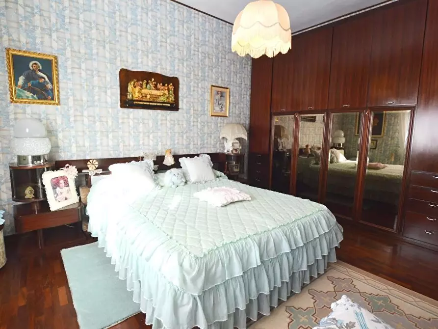 Immagine 20 di Villa in vendita  a Lucca