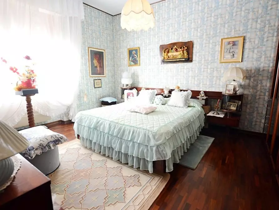 Immagine 19 di Villa in vendita  a Lucca