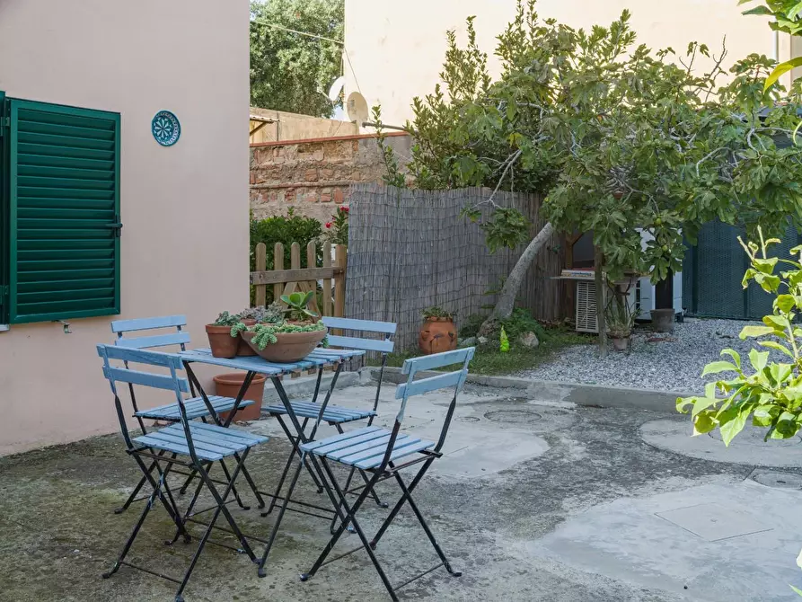 Immagine 38 di Terratetto in vendita  a Pisa