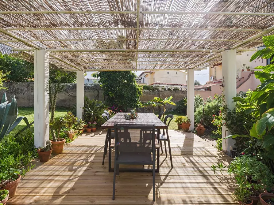 Immagine 49 di Terratetto in vendita  a Pisa