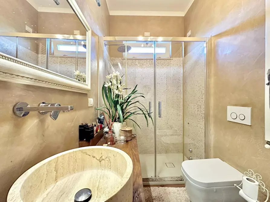 Immagine 30 di Casa bifamiliare in vendita  a Pietrasanta