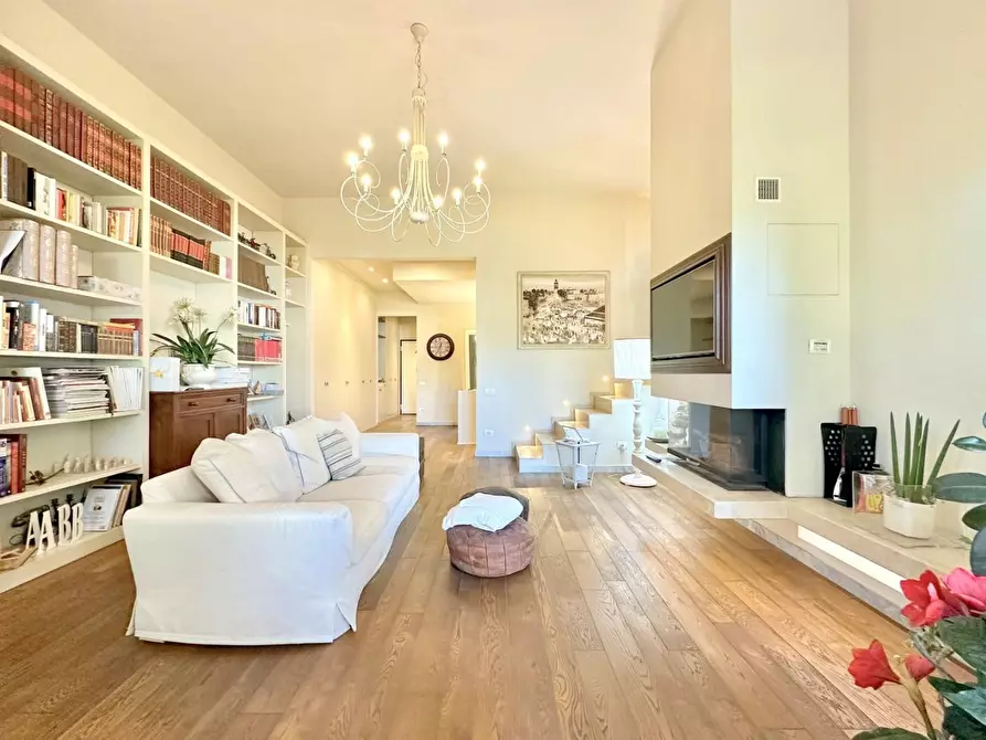 Immagine 20 di Casa bifamiliare in vendita  a Pietrasanta