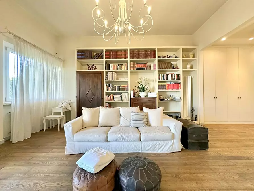 Immagine 21 di Casa bifamiliare in vendita  a Pietrasanta