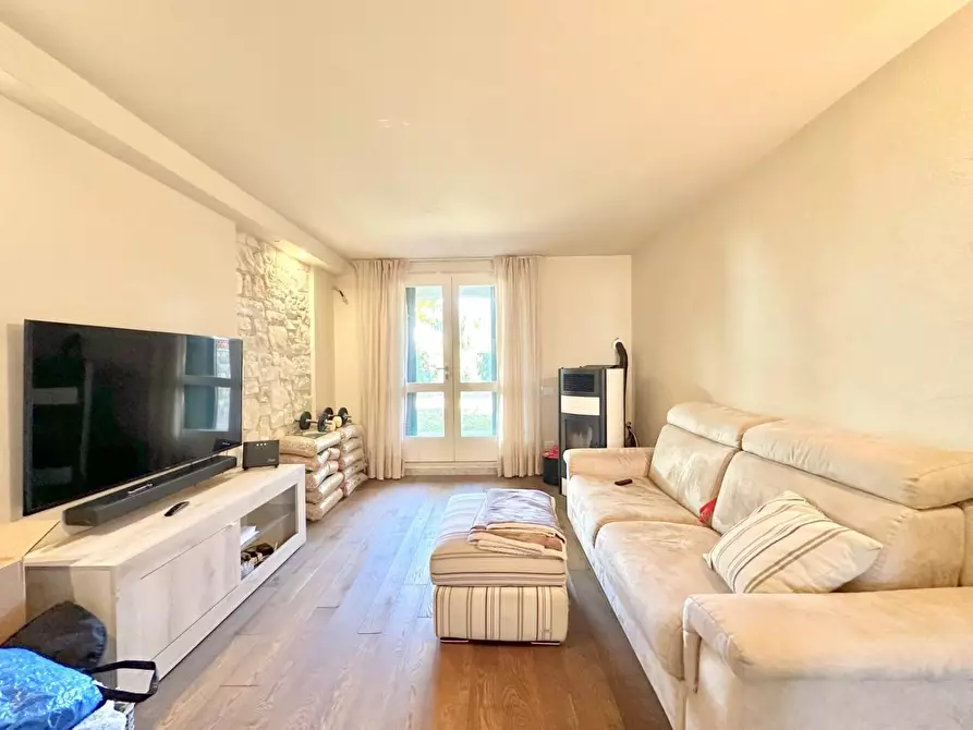 Immagine 48 di Casa bifamiliare in vendita  a Pietrasanta