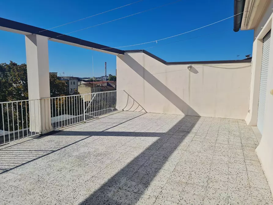 Immagine 3 di Appartamento in affitto  a Pisa