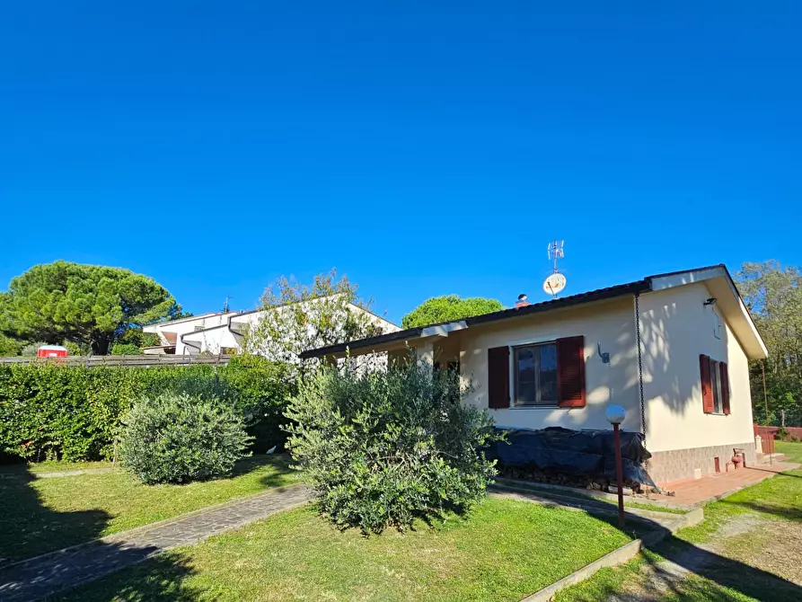 Immagine 14 di Villa in vendita  a Crespina Lorenzana