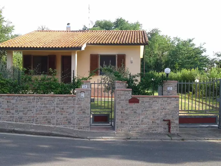 Immagine 2 di Villa in vendita  a Crespina Lorenzana