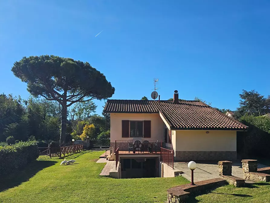 Immagine 8 di Villa in vendita  a Crespina Lorenzana