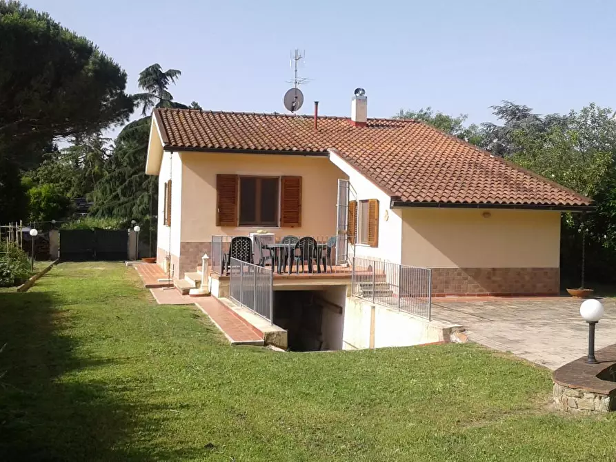 Immagine 13 di Villa in vendita  a Crespina Lorenzana