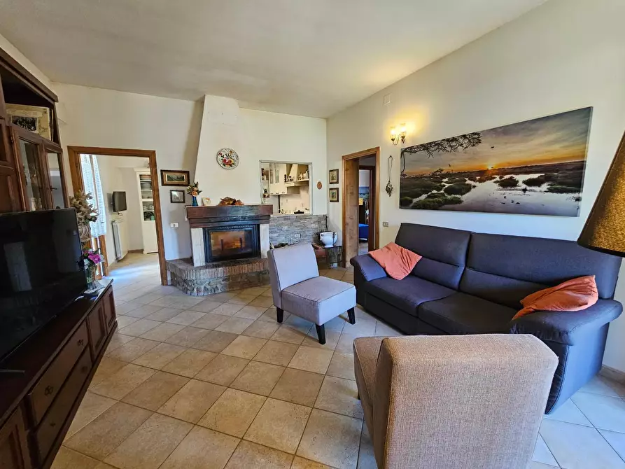 Immagine 19 di Villa in vendita  a Crespina Lorenzana