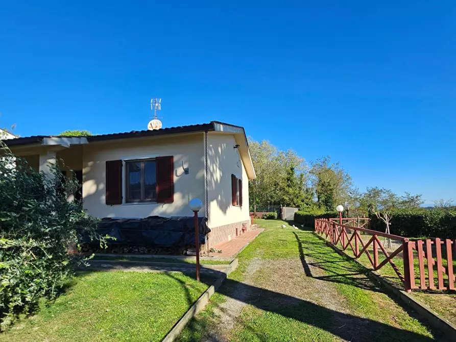 Immagine 17 di Villa in vendita  a Crespina Lorenzana