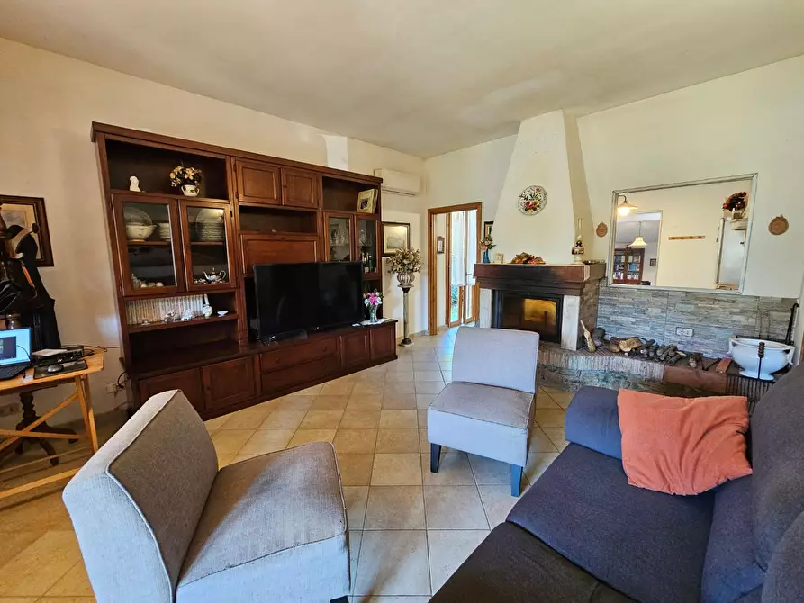 Immagine 20 di Villa in vendita  a Crespina Lorenzana