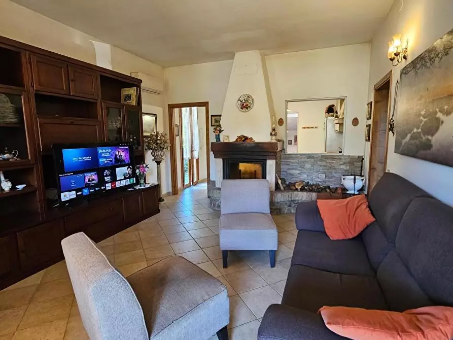 Immagine 22 di Villa in vendita  a Crespina Lorenzana