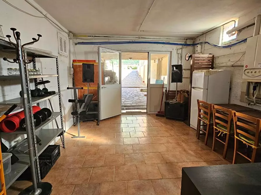 Immagine 49 di Villa in vendita  a Crespina Lorenzana