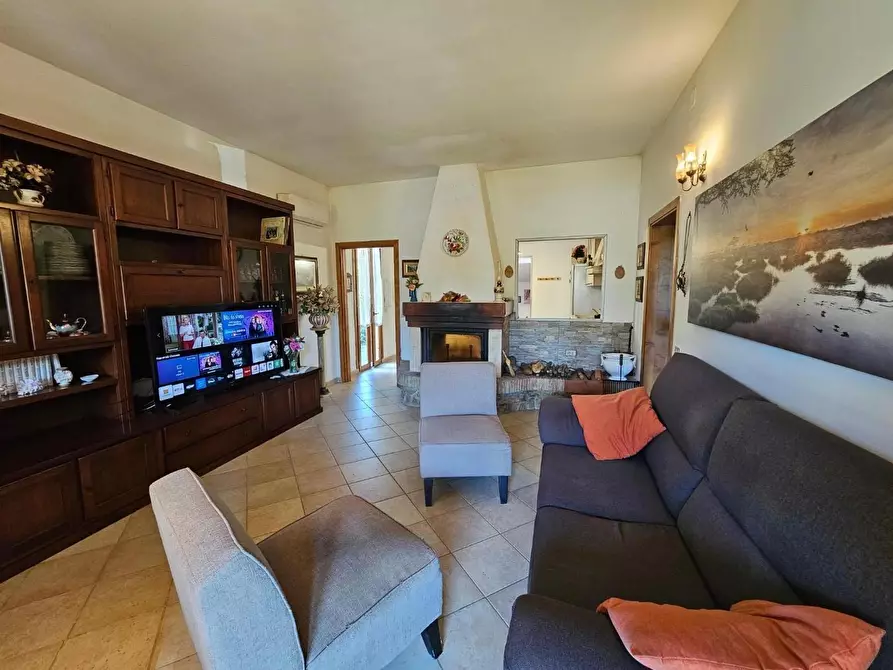 Immagine 21 di Villa in vendita  a Crespina Lorenzana