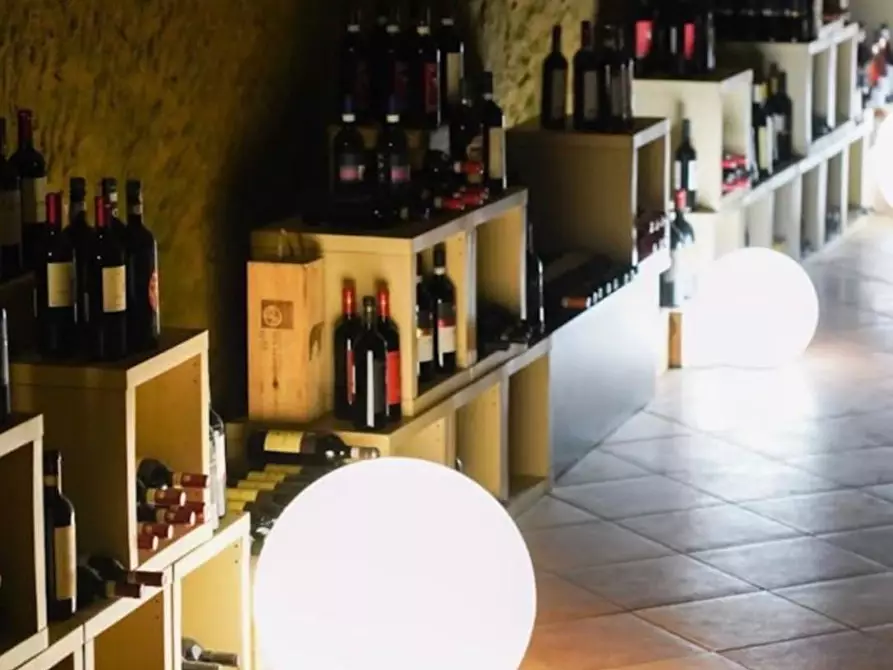 Immagine 13 di Bar / Ristorante in vendita  a Siena