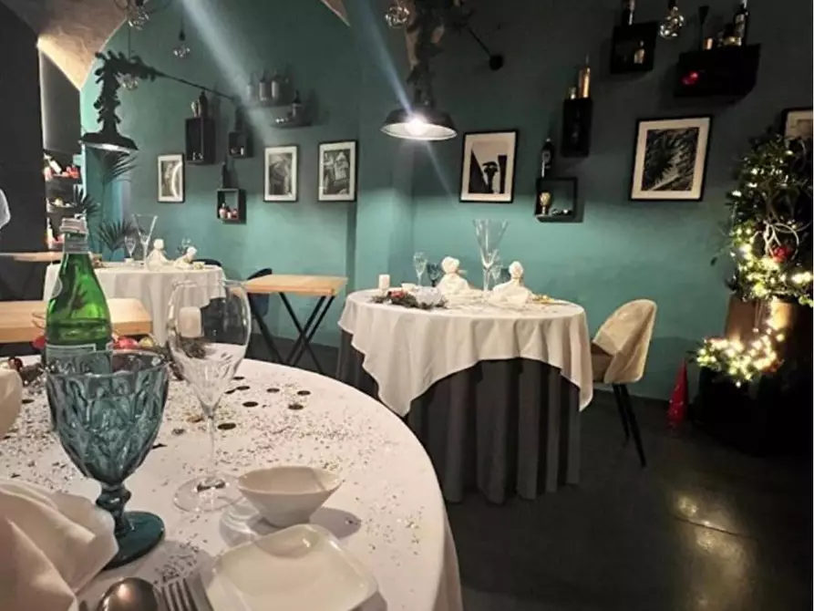 Immagine 10 di Bar / Ristorante in vendita  a Siena