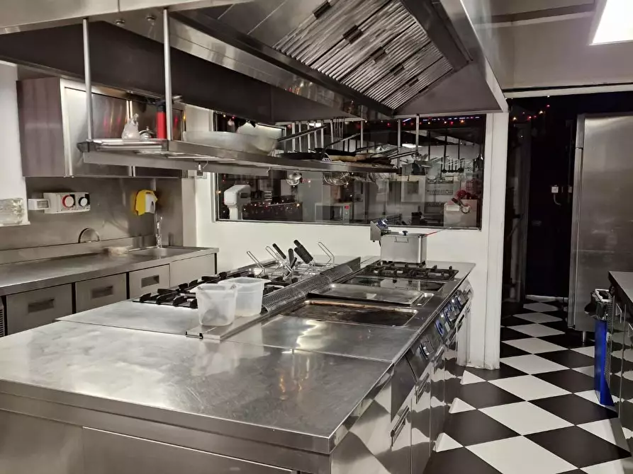 Immagine 4 di Bar / Ristorante in vendita  a Siena