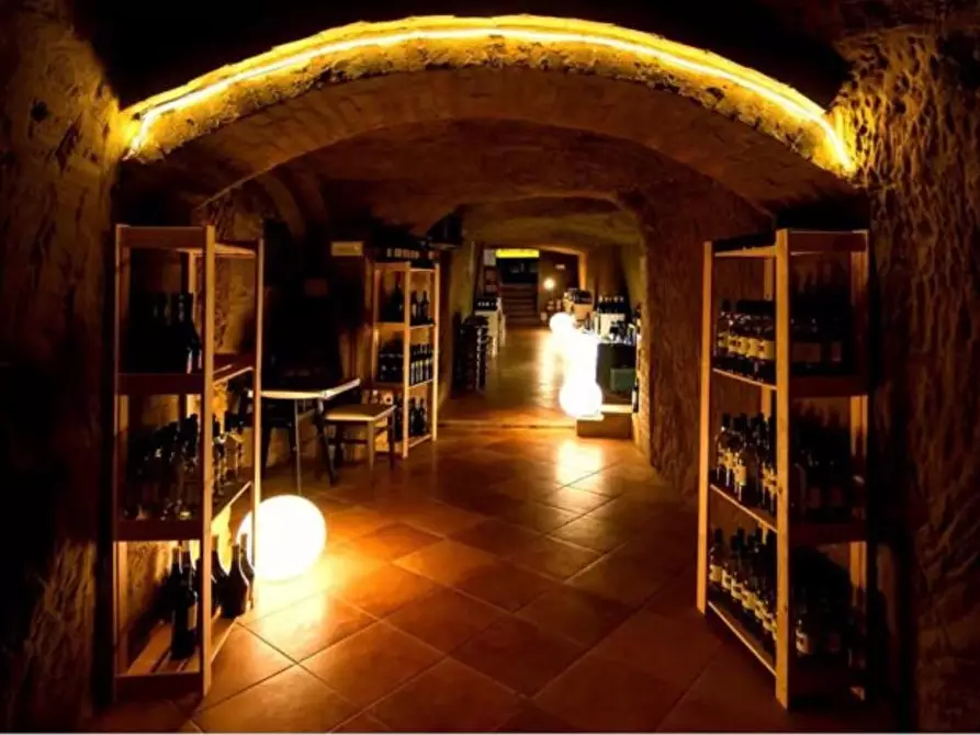 Immagine 12 di Bar / Ristorante in vendita  a Siena