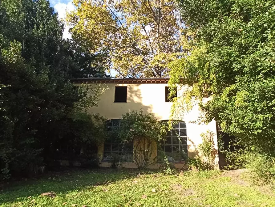 Immagine 43 di Villa in vendita  a Lucca