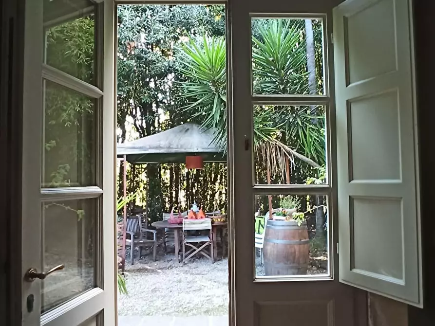 Immagine 45 di Villa in vendita  a Lucca
