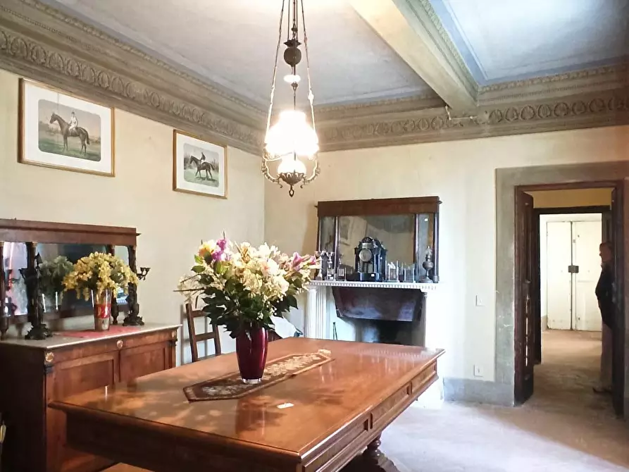 Immagine 38 di Villa in vendita  a Lucca