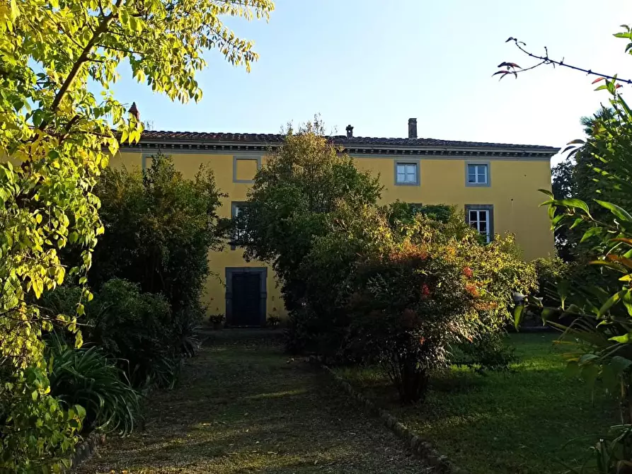 Immagine 28 di Villa in vendita  a Lucca