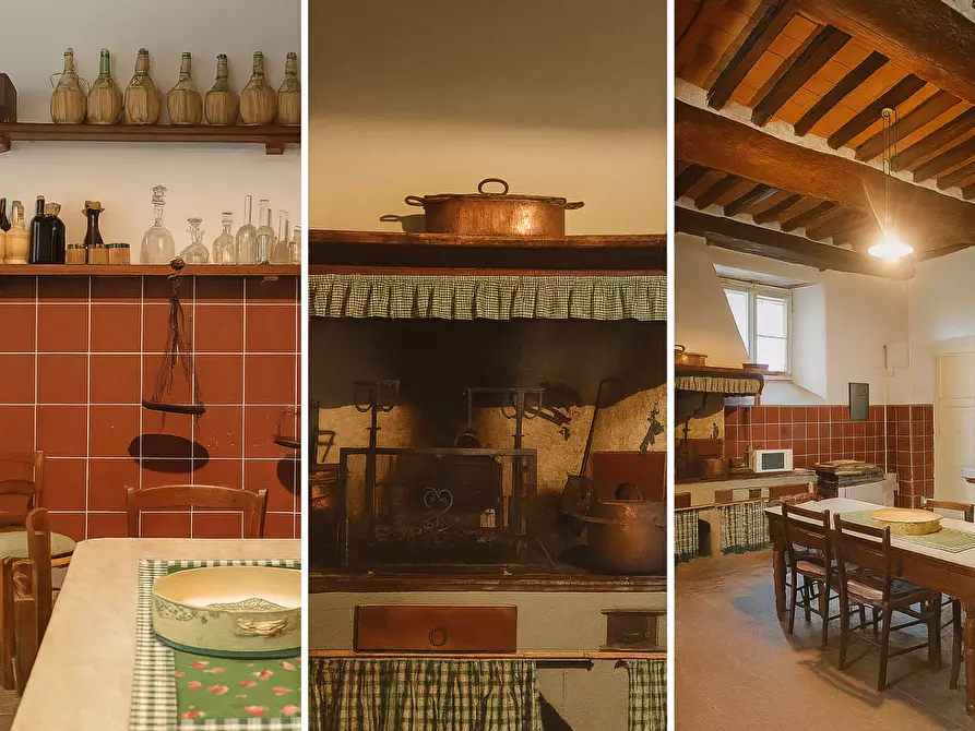 Immagine 21 di Villa in vendita  a Lucca