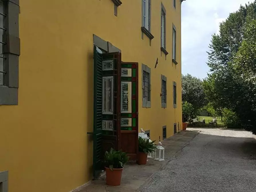 Immagine 23 di Villa in vendita  a Lucca