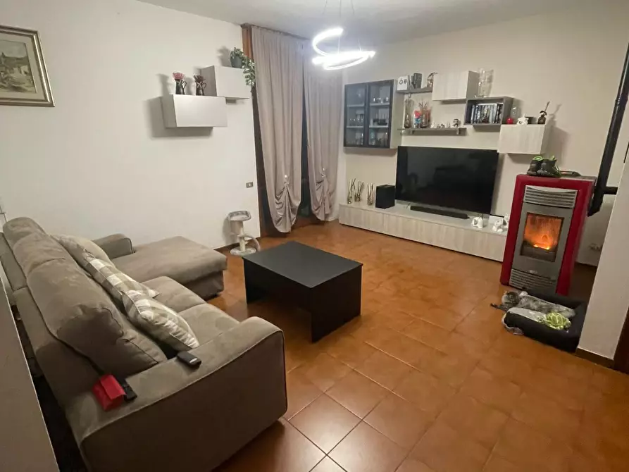 Immagine 2 di Appartamento in vendita  a Podenzana