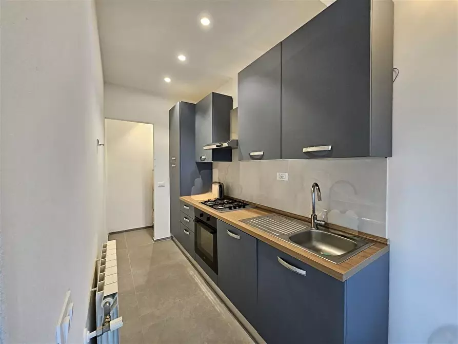 Immagine 8 di Casa semindipendente in vendita  a Massa