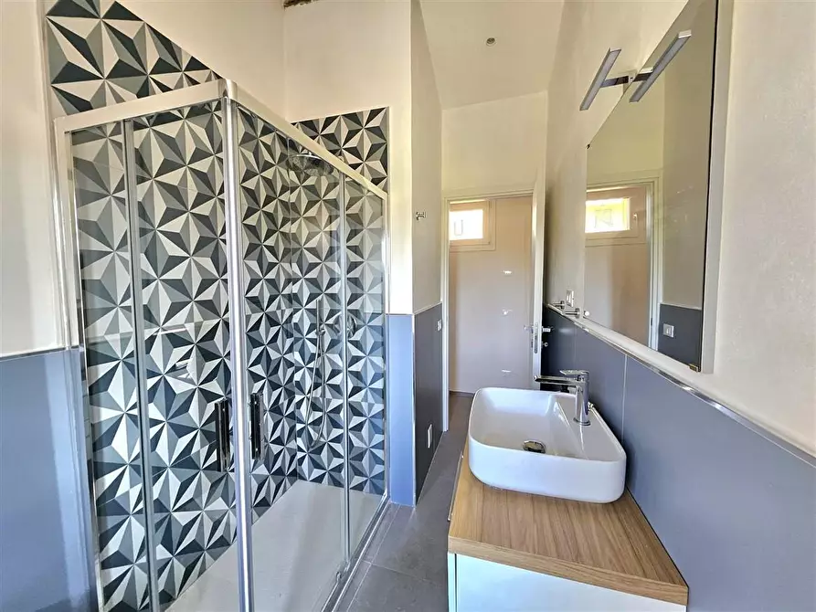 Immagine 21 di Casa semindipendente in vendita  a Massa