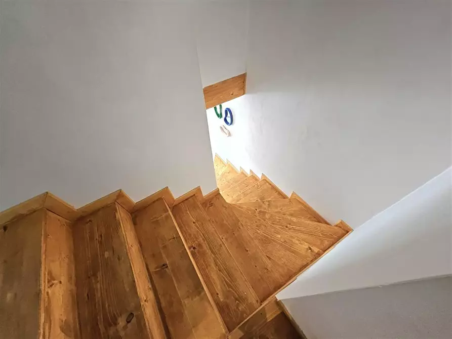 Immagine 10 di Casa semindipendente in vendita  a Massa