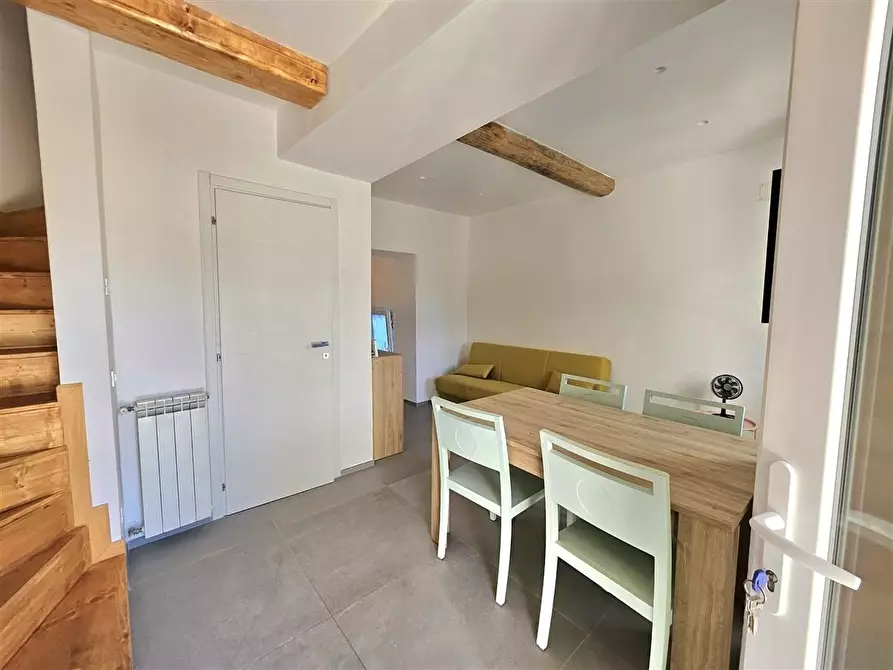 Immagine 3 di Casa semindipendente in vendita  a Massa