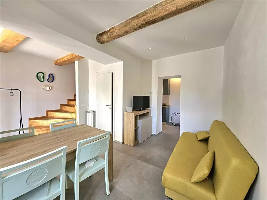 Immagine 4 di Casa semindipendente in vendita  a Massa